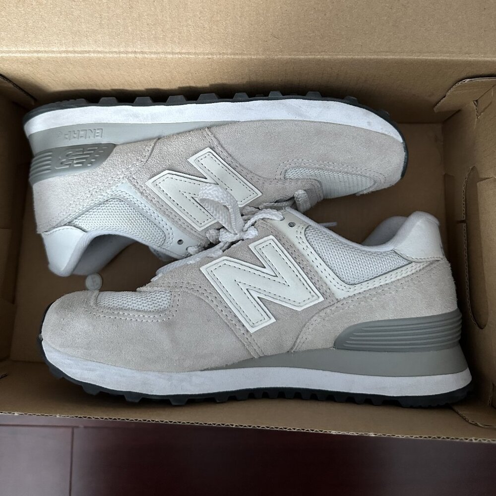 New Balance 574 Women 5.5W